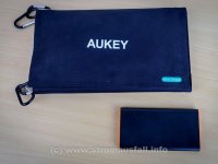 Aukey Solarpanel 21W ist klein zusammenfaltbar